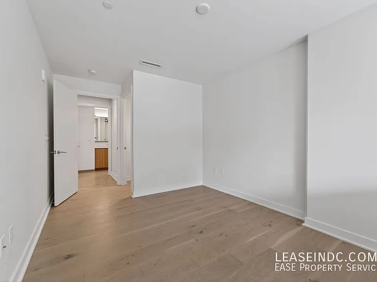 1332 8th St NW — Photo 12