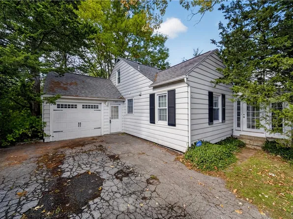 105 Masters Rd, Syracuse, NY 13214