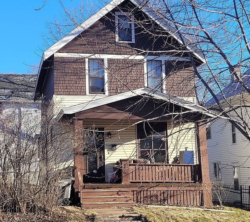 1st image of 426 N 13th Ave E