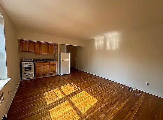 2nd image of 6161 Woodhaven Blvd APT 3D