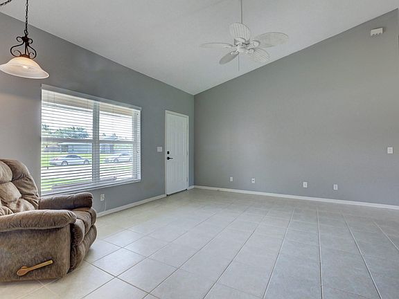 5th image of 3280 SW Esperanto St