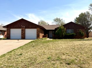 109 Randolph Rd, Clinton, OK 73601