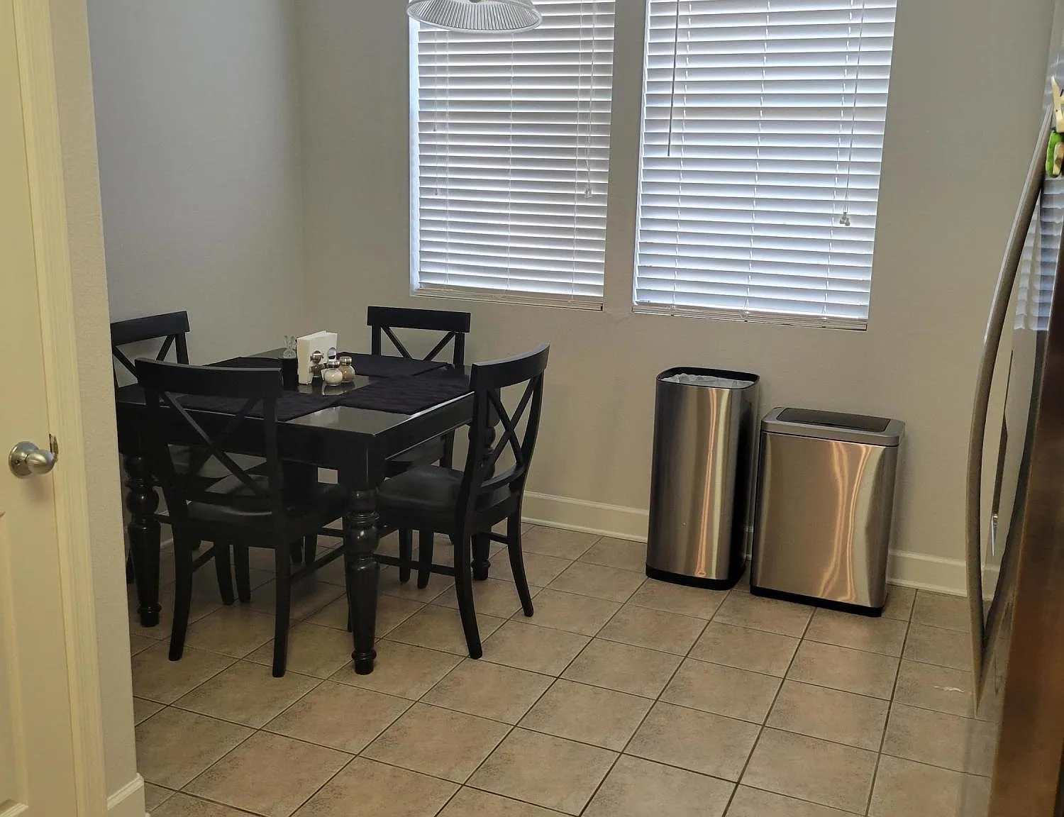 3 bed, 2.0 bath, 1438 sqft, $3,000 — Photo 4