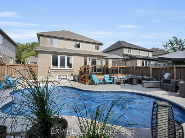 919 Foxcreek Rd, London, ON N6G 0H1