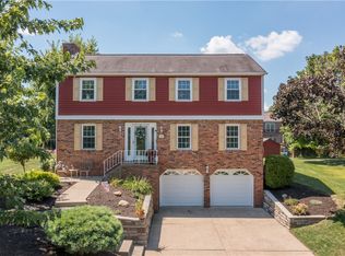 1030 Piney Ridge Dr, South Park, PA 15129