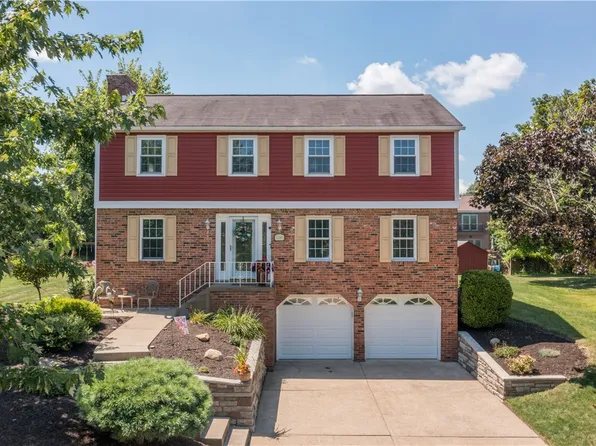 1030 Piney Ridge Dr, South Park, PA 15129