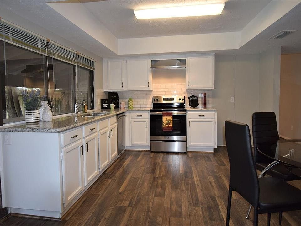 1st image of 16714 Cairnleigh Ct