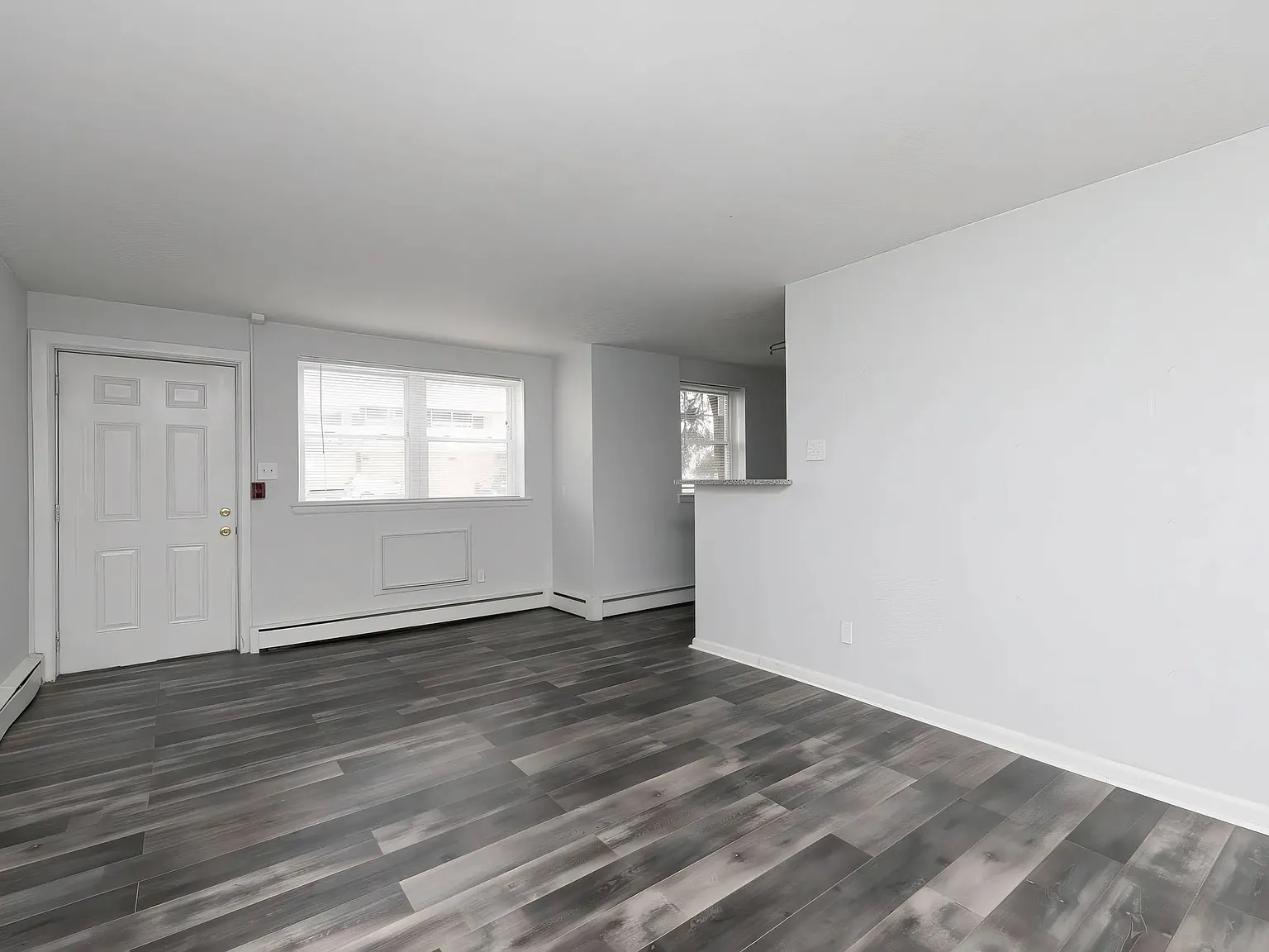 Walker Court Apartments — Photo 4