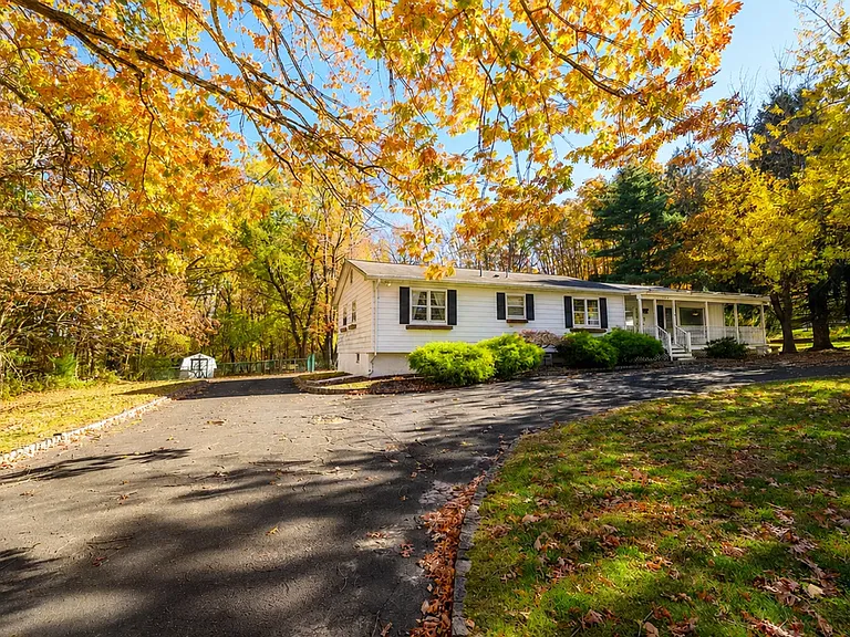 179 Farmers Ln — Photo 3