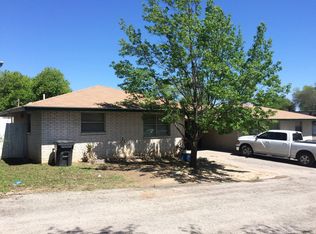 104 Hackberry Ln #A, Del Rio, TX 78840