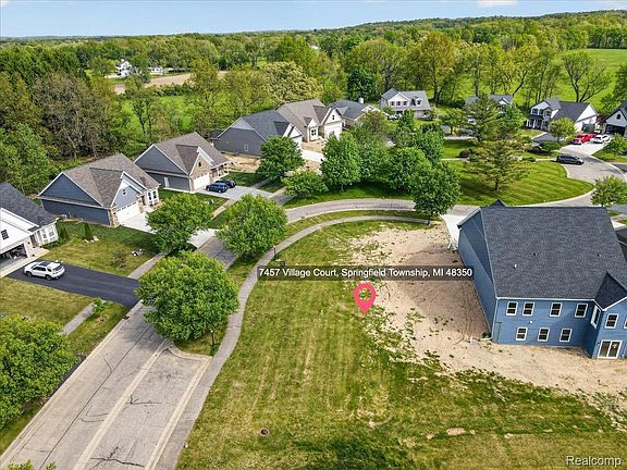 4th image of 7457 Village Ct