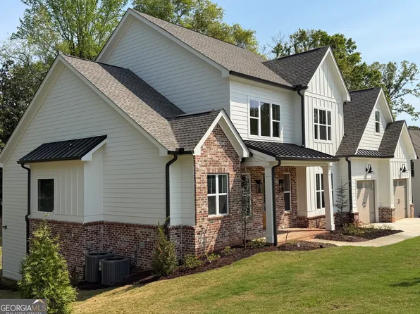 1017 Hartwell Xing, Gainesville, GA 30501