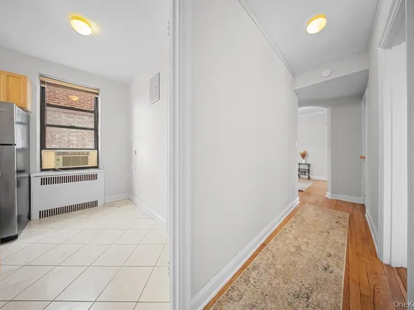 98-120 Queens Boulevard image 19 of 29