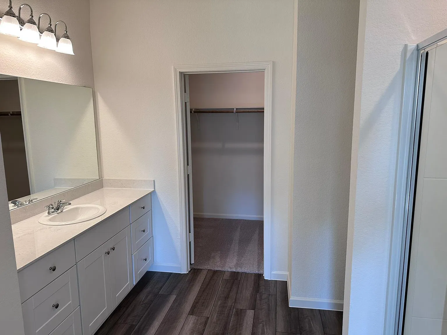 4 bed, 1949 sqft, $2,175 — Photo 3