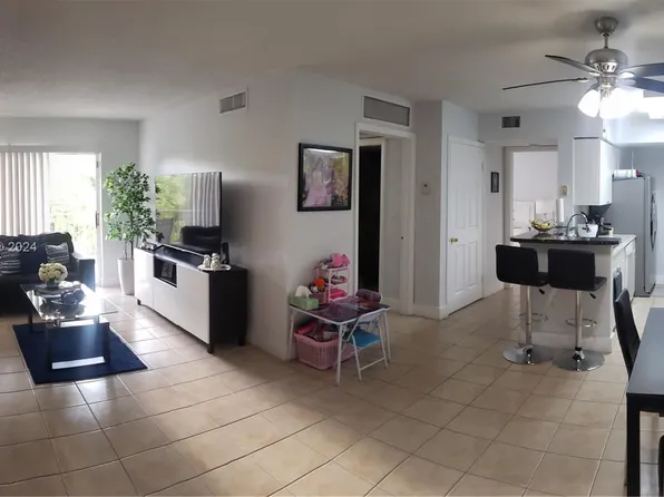 15231 SW 80th St APT 412, Miami, FL 33193