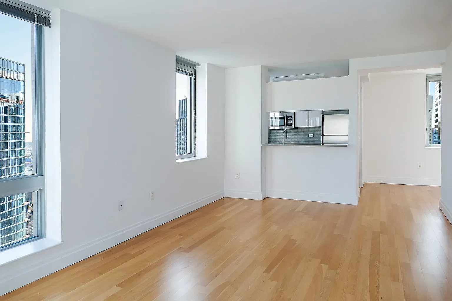 150 East 44th Street — Photo 3