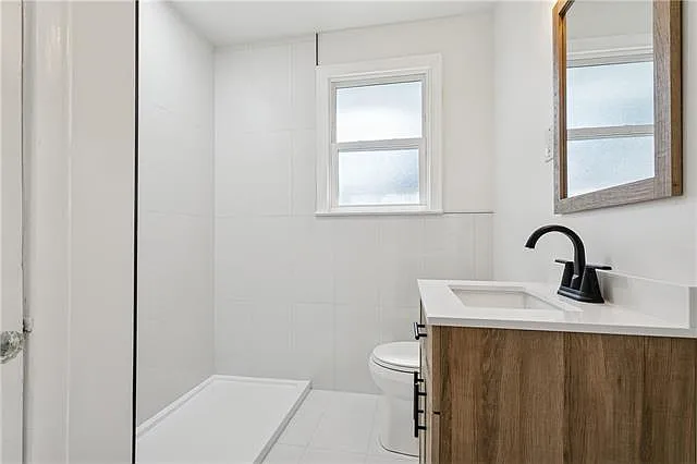 212 Claiborne Ct — Photo 10