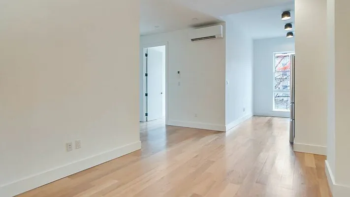 Rented by Nooklyn NYC LLC | media 45