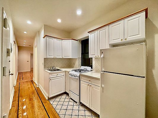 1st image of 322 E 34th St APT 2b