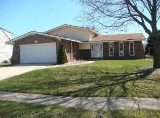 206 Arrowhead Dr, Minooka, IL