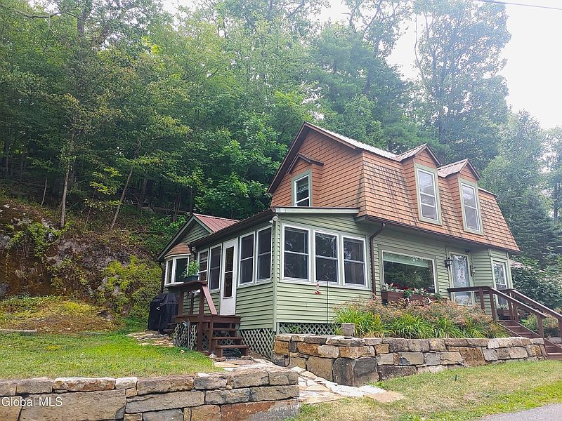 3rd image of 693 Gull Bay Road