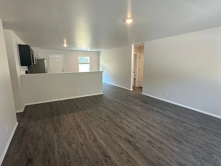 8009 E Oakland St — Photo 4