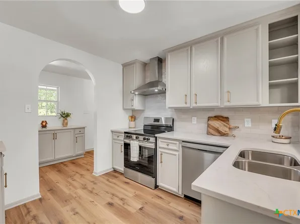 42 Great West Loop, Morgans Pt Resort, TX 76513