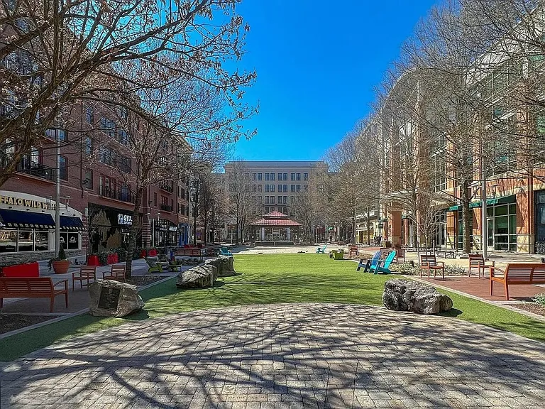 24 Courthouse Sq #105 — Photo 22