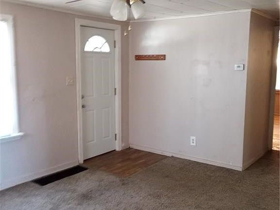 3rd image of 3818 Crescent St