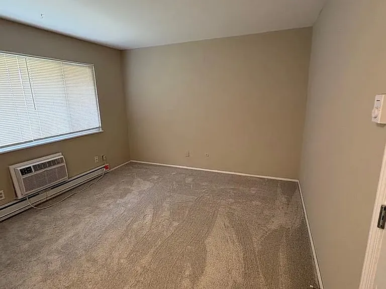 7278 Hazelcrest Dr — Photo 8