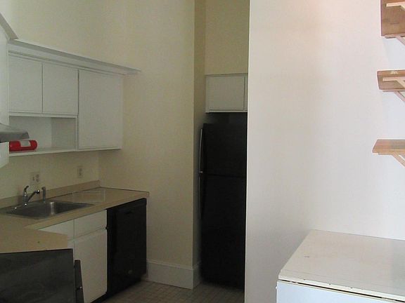 5th image of 1315 Delaware Ave APT 5