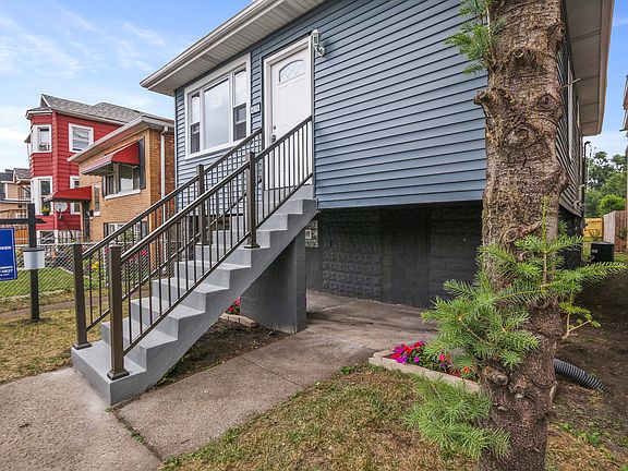 2nd image of 4019 Drummond St