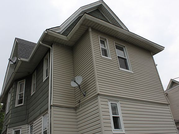 5th image of 10218 90th Ave