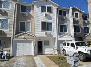 160 Quintard St, Staten Island, NY 10305