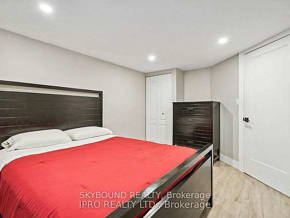 5th image of 34 Owen Pl
