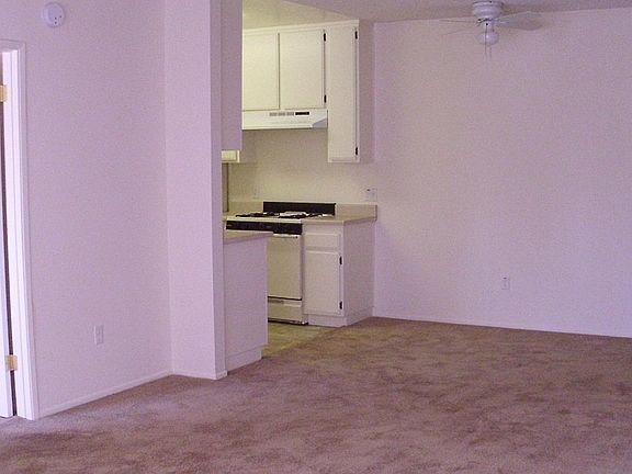 3rd image of 6253 Lankershim Blvd APT 105