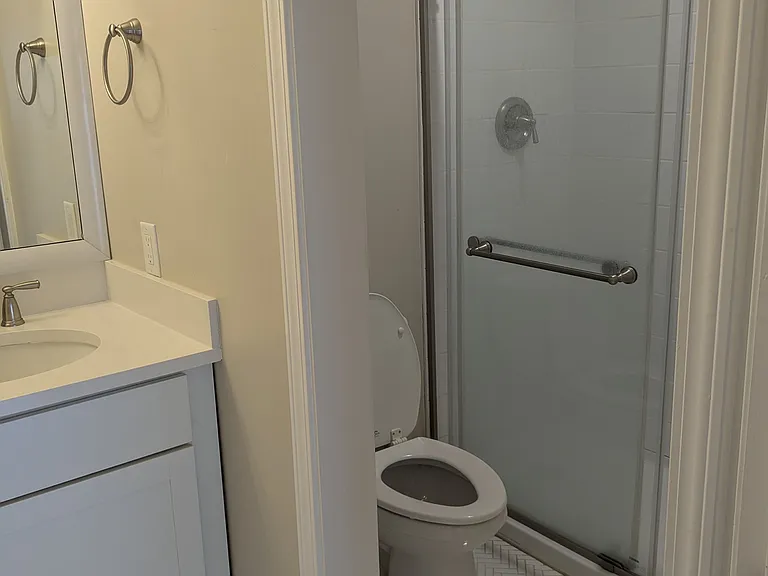 en suite primary bath