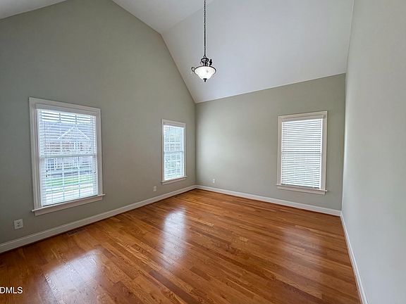 5th image of 2931 London Bell Dr