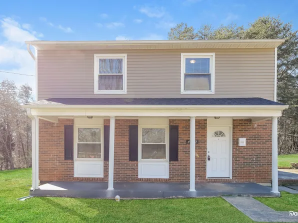 4222 Oak Ridge Dr, Winston Salem, NC 27105