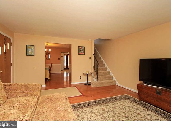 4th image of 715 Belfield Ave