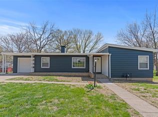 1127 Kiowa St, Leavenworth, KS 66048