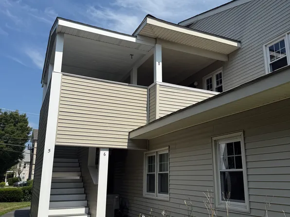 580 Pontiac Ave, Cranston, RI