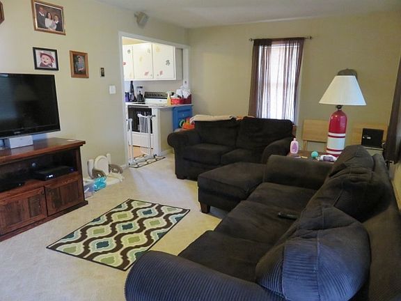 3rd image of 104 N Cory St