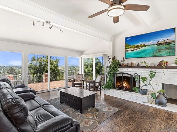 4th image of 4986 San Jacinto Cir E