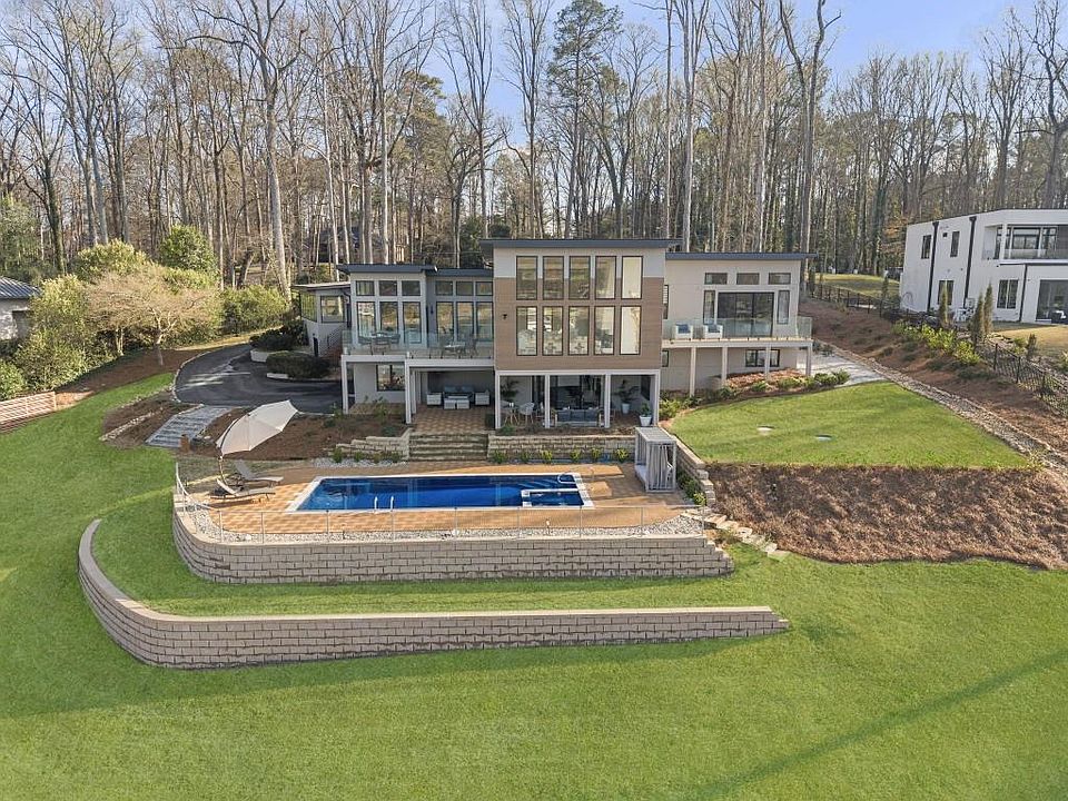 1st image of 2746 Emerald Dr