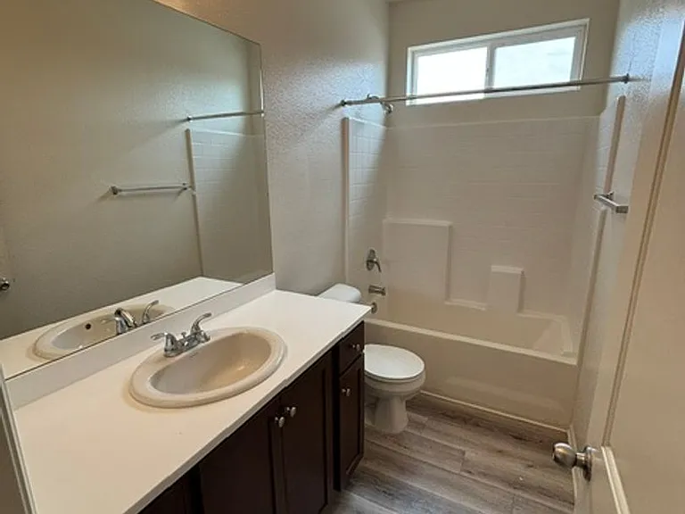 210 Monterey St — Photo 9