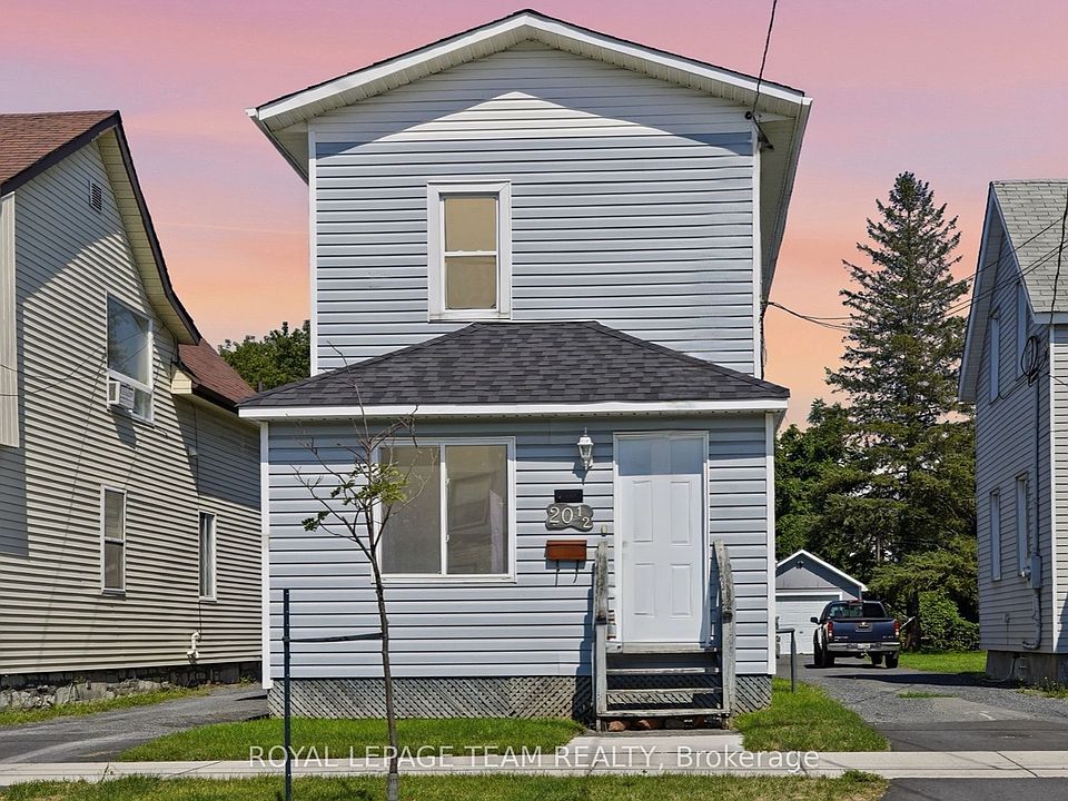 1st image of 20 1/2 Lawrence Ave