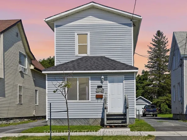 20 1/2 Lawrence Ave, Cornwall, ON K6H 4H2