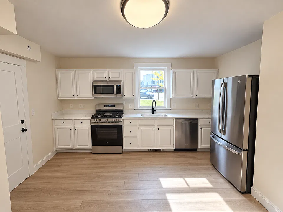 297-299 Cabot St #1