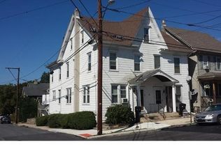 301 E Washington St, Slatington, PA 18080